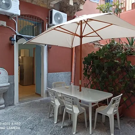 Il Piccolo Cortile קטאניה